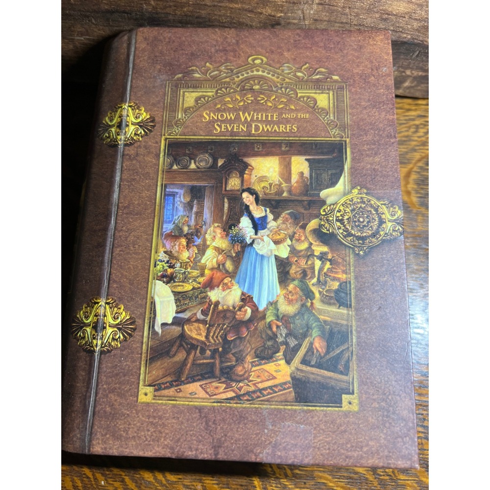 Disney Snow White and the Seven Dwarfs Jigsaw Puzzle in Collectible Book Box